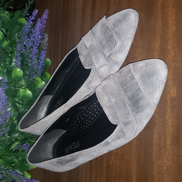Vaneli Gray Suede Kiltie Flats Size 6.5 Pointed Toe Preppy - Picture 1 of 5